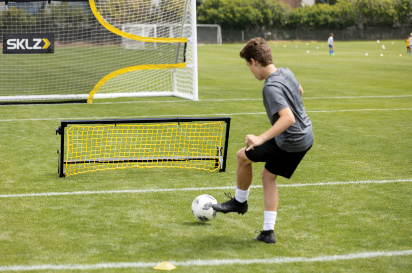 NB! LEVERES KUN TIL POSTNR. 1000-2970 - SKLZ rebounder New-station Soccer Trainer pro