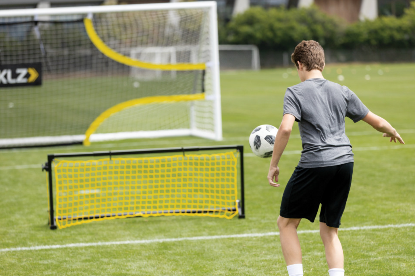 NB! LEVERES KUN TIL POSTNR. 1000-2970 - SKLZ rebounder New-station Soccer Trainer pro