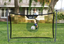 Indlæs billede til gallerivisning Transportabel rebounder - SKLZ Soccer Trainer Solo
